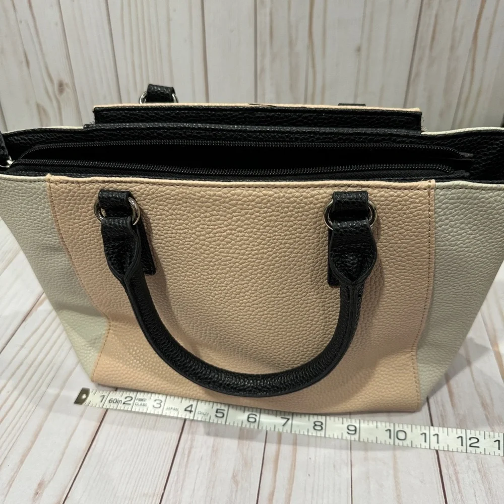 Kenneth Cole Reaction Freebird Sachel